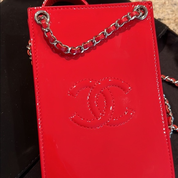 (SOLD) Chanel crossbody phone bag - Picture 1 of 12